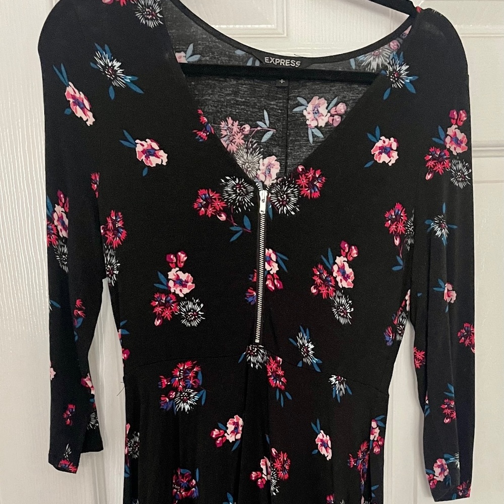 EXPRESS 3/4 sleeve dress size small.